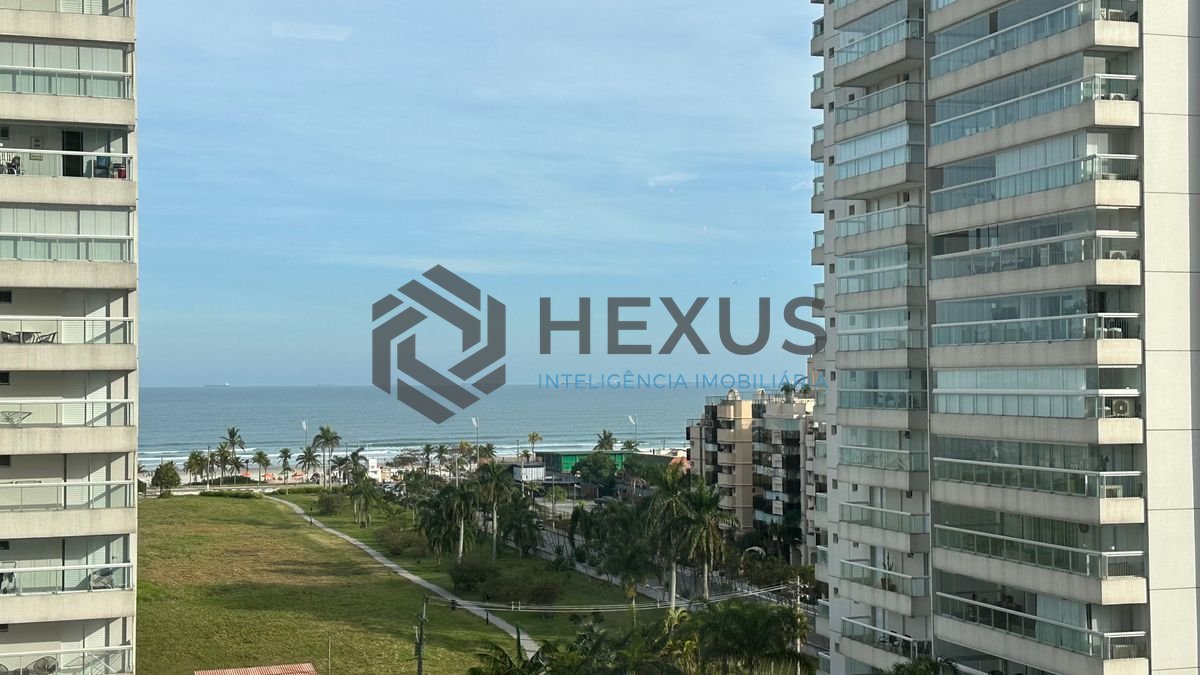 Foto 2 de Apartamento com varanda e lazer a 200m da praia nas Pitangueiras, Guarujá