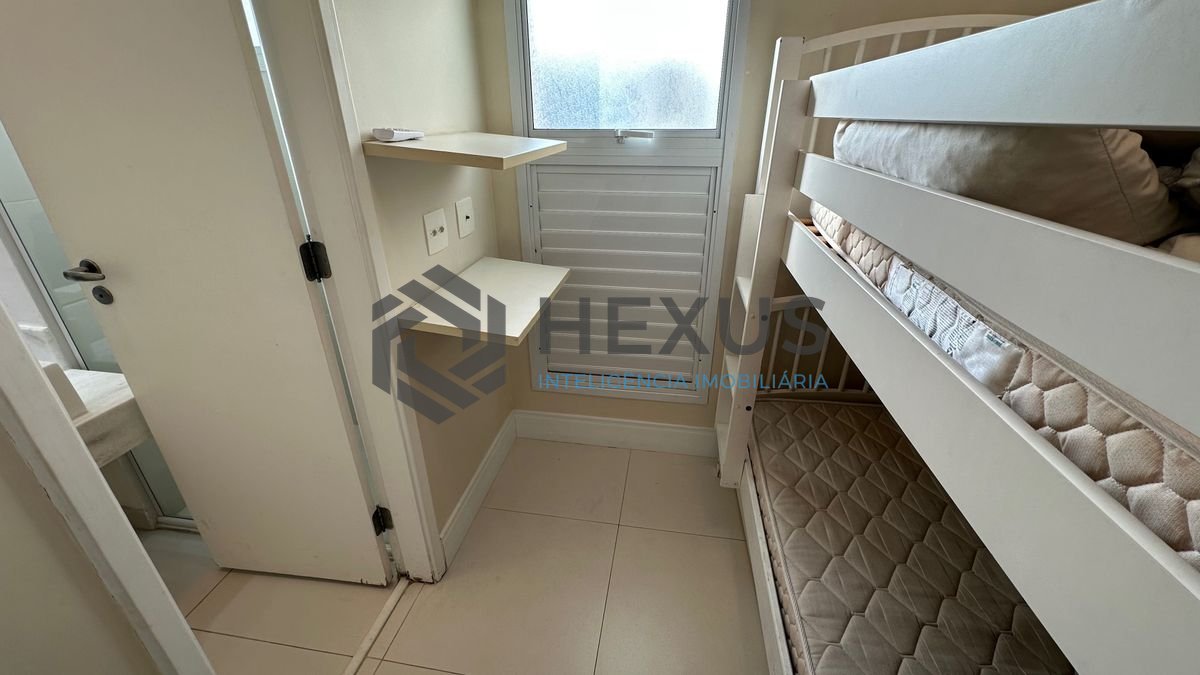 Foto 17 de Apartamento com varanda e lazer a 200m da praia nas Pitangueiras, Guarujá