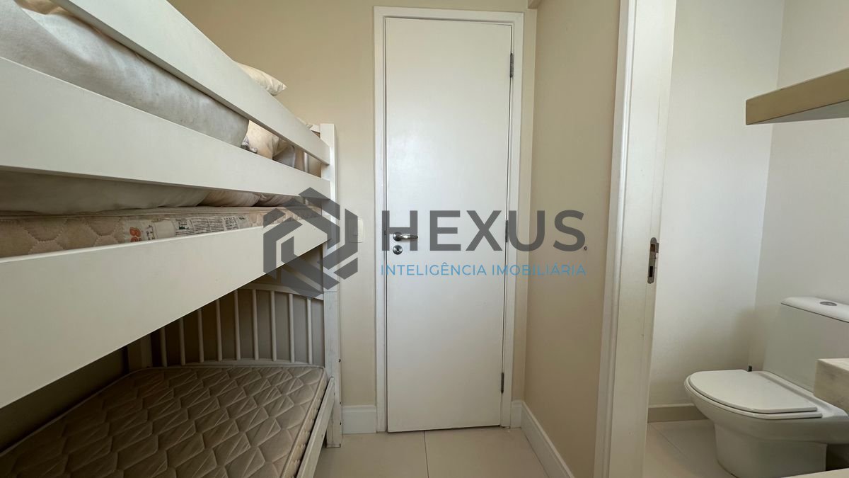 Foto 18 de Apartamento com varanda e lazer a 200m da praia nas Pitangueiras, Guarujá