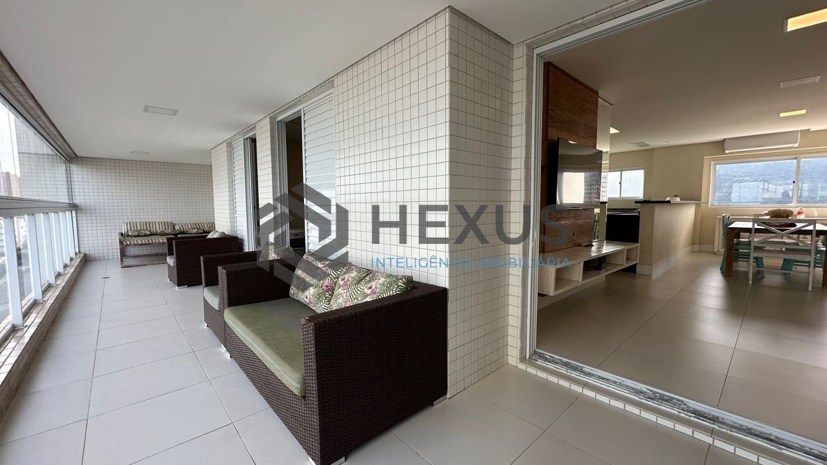 Foto 10 de Apartamento com varanda e lazer a 200m da praia nas Pitangueiras, Guarujá