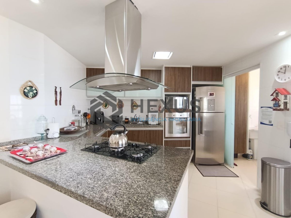 Foto 25 de Apartamento com varanda gourmet vista mar e lazer na Enseada, Guarujá