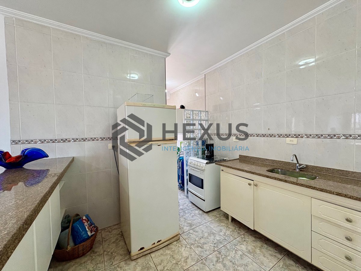 Foto 16 de Apartamento com varanda e lazer na Enseada, Guarujá