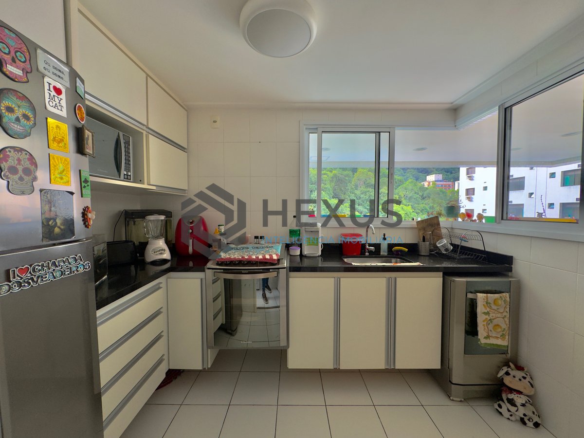 Foto 11 de Apartamento com varanda gourmet com lazer a 2 quadras do mar nas Pitangueiras, Guarujá