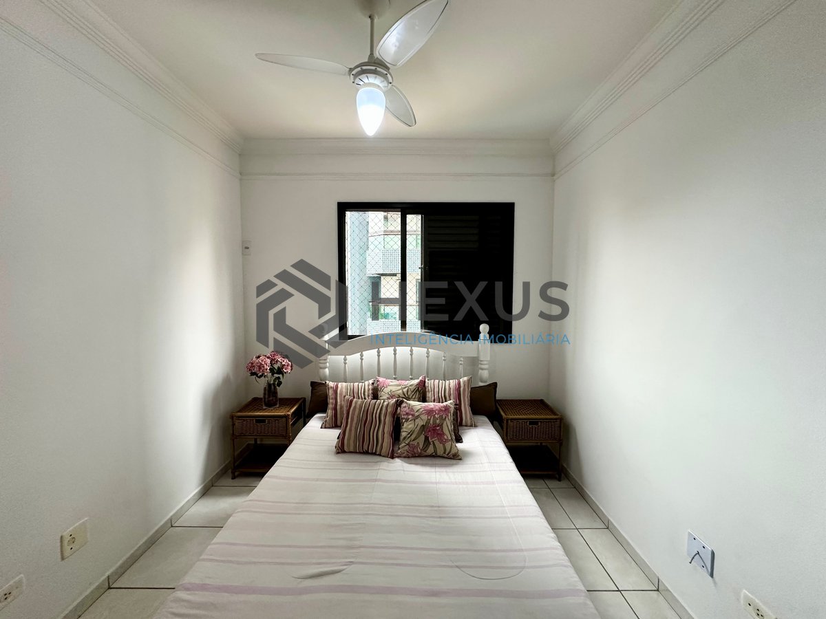 Foto 12 de Apartamento com varanda e lazer a 340m da praia na Enseada, Guarujá