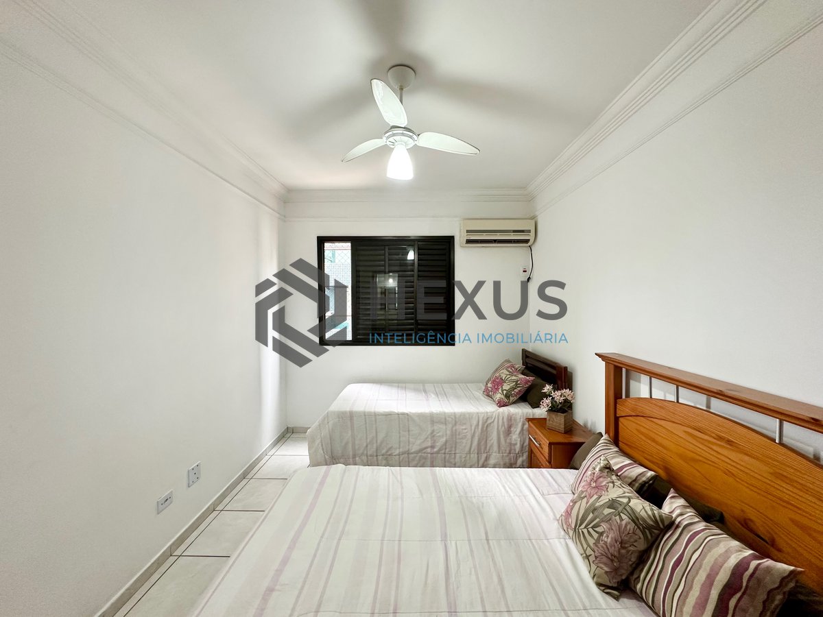 Foto 16 de Apartamento com varanda e lazer a 340m da praia na Enseada, Guarujá