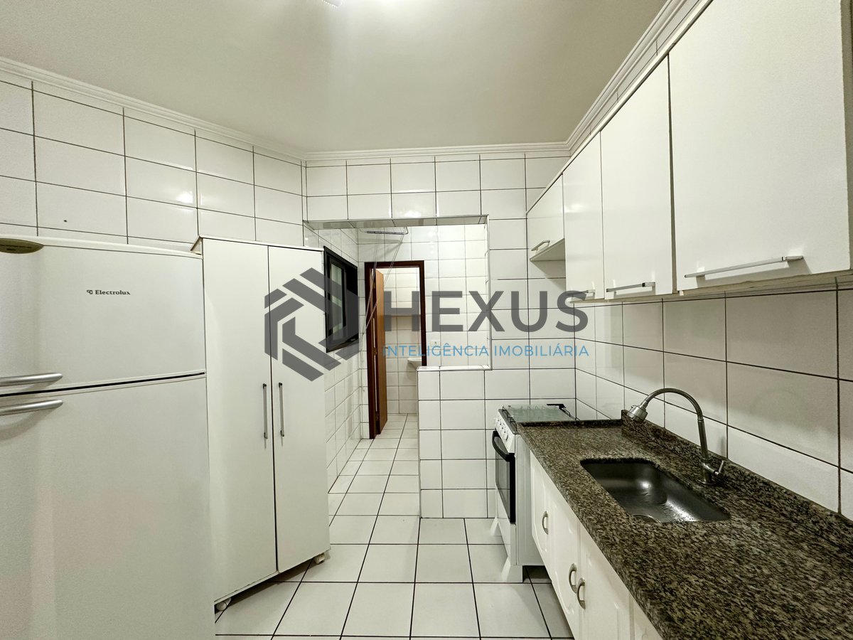 Foto 22 de Apartamento com varanda e lazer a 340m da praia na Enseada, Guarujá