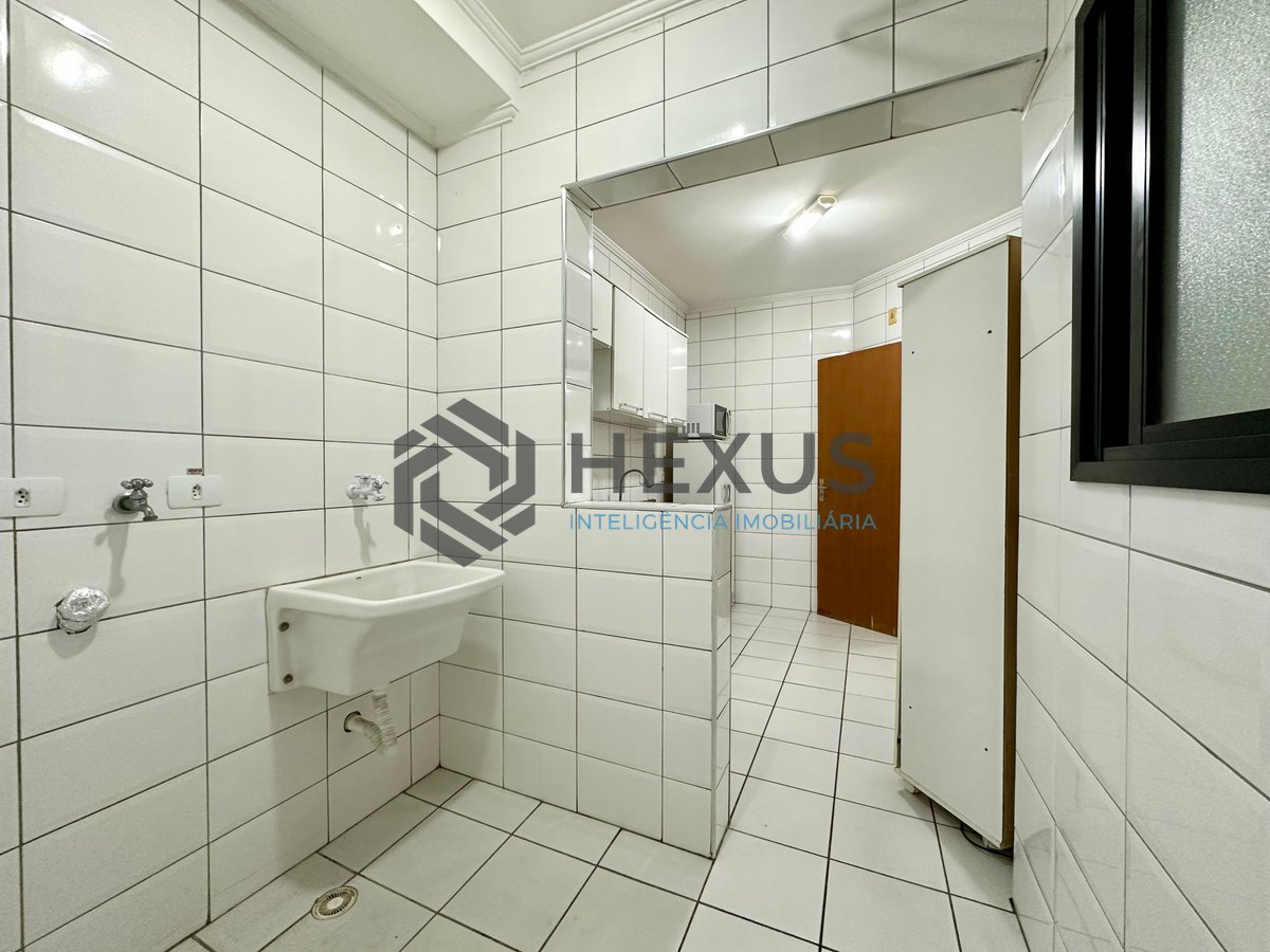 Foto 25 de Apartamento com varanda e lazer a 340m da praia na Enseada, Guarujá