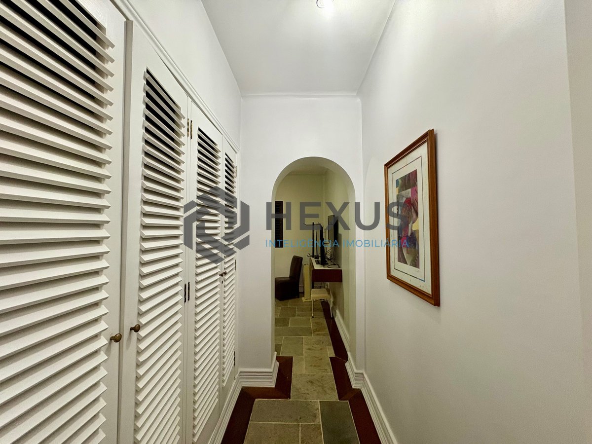 Foto 20 de Apartamento com varanda e lazer na Enseada, Guarujá