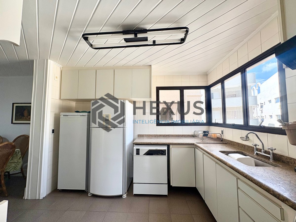 Foto 31 de Apartamento com varanda e lazer na Enseada, Guarujá