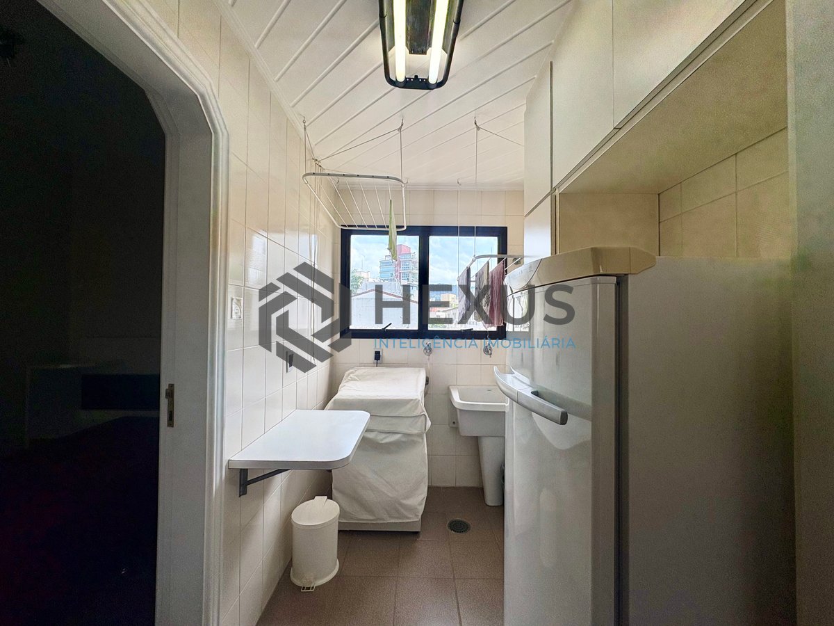 Foto 34 de Apartamento com varanda e lazer na Enseada, Guarujá