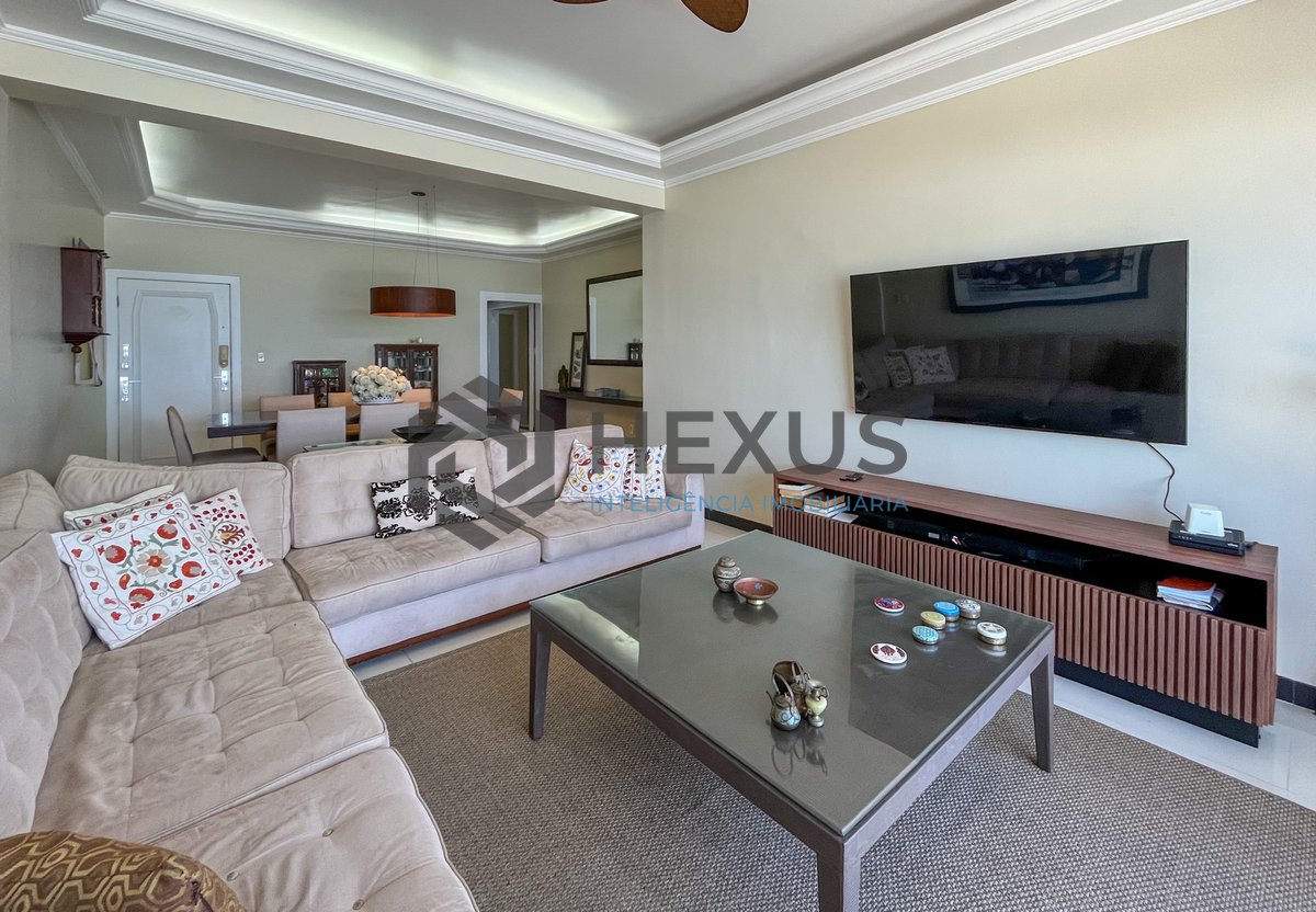 Foto 3 de Apartamento reformado frente mar com vista mar e lazer nas Pitangueiras, Guarujá