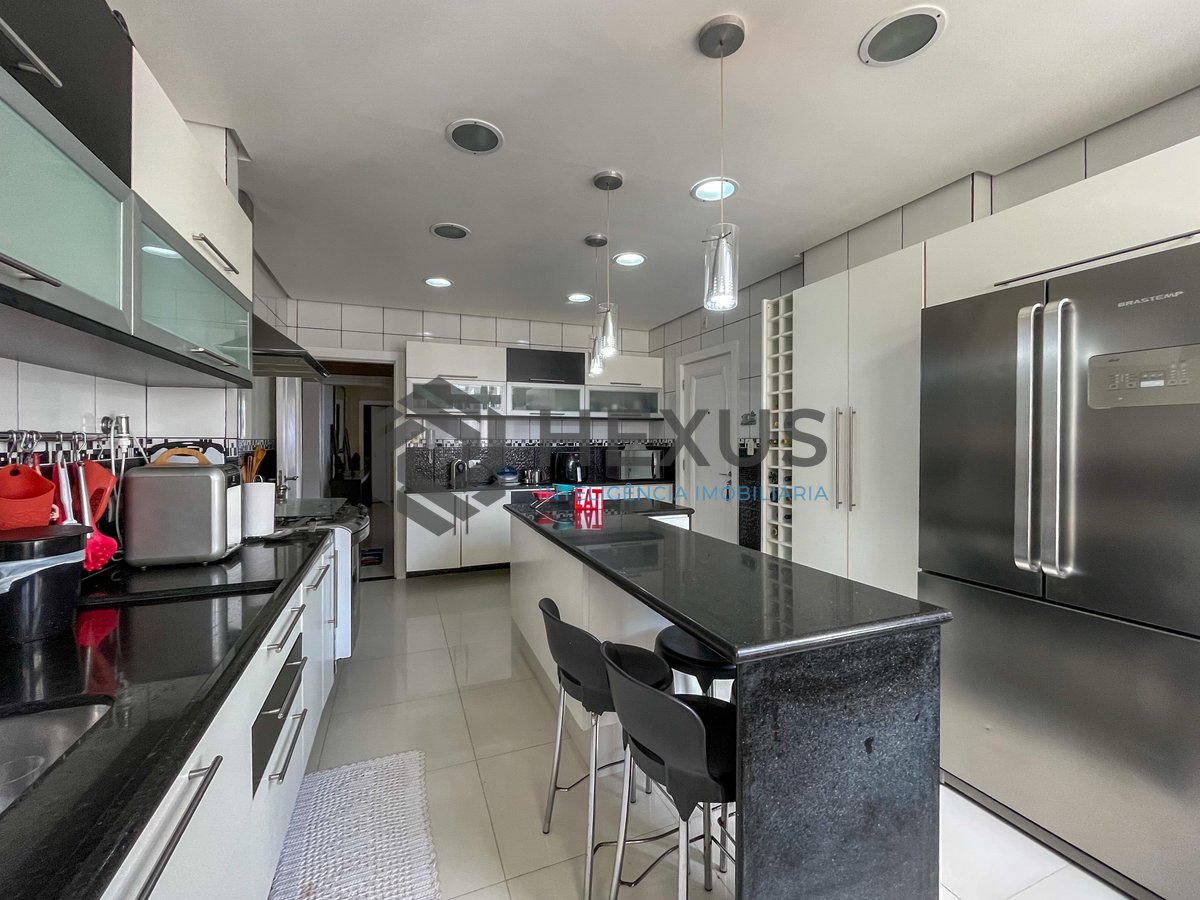 Foto 40 de Apartamento reformado frente mar com vista mar e lazer nas Pitangueiras, Guarujá