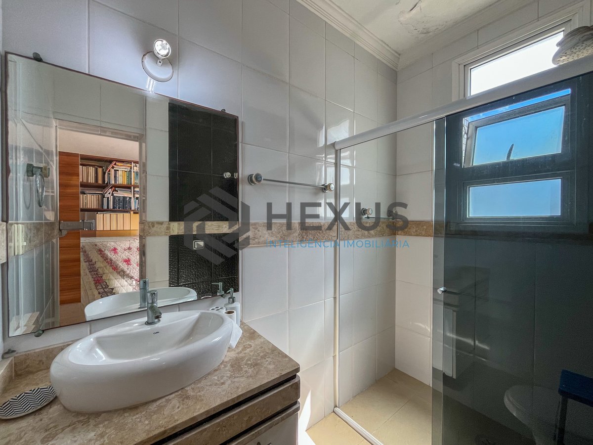 Foto 49 de Apartamento reformado frente mar com vista mar e lazer nas Pitangueiras, Guarujá
