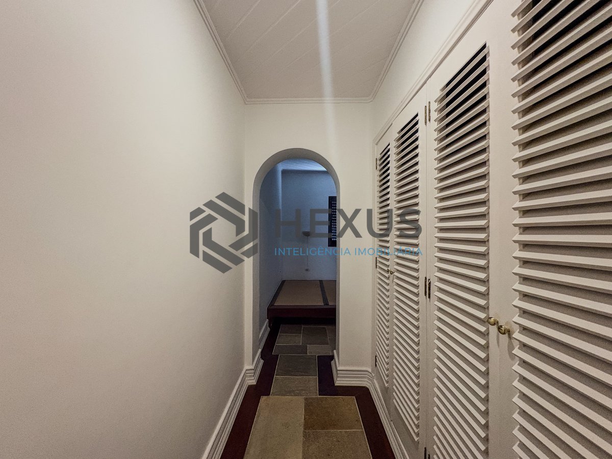 Foto 12 de Apartamento com varanda e lazer na Enseada, Guarujá