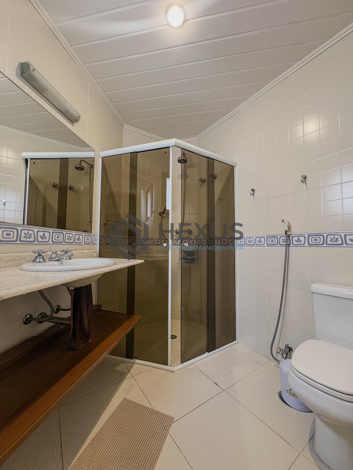 Foto 16 de Apartamento com varanda e lazer na Enseada, Guarujá