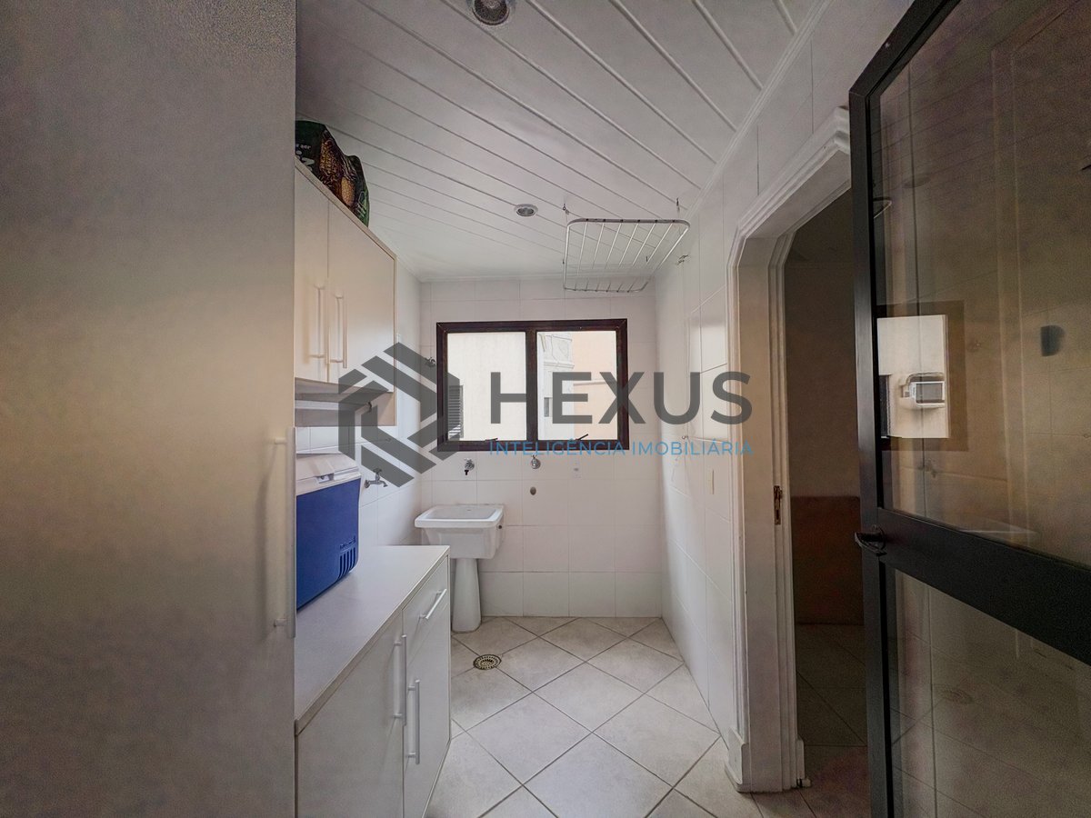 Foto 30 de Apartamento com varanda e lazer na Enseada, Guarujá