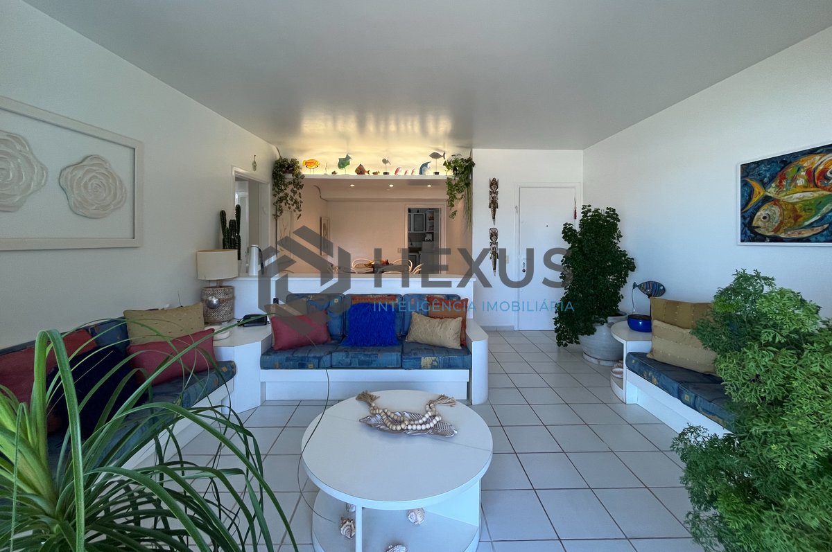 Foto 4 de Apartamento frente mar com varanda vista mar e lazer nas Pitangueiras, Guarujá