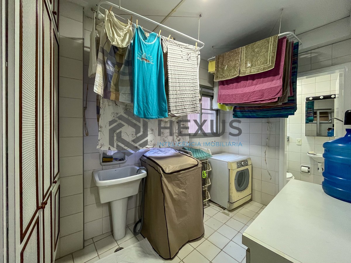 Foto 45 de Apartamento frente mar com varanda vista mar e lazer nas Pitangueiras, Guarujá