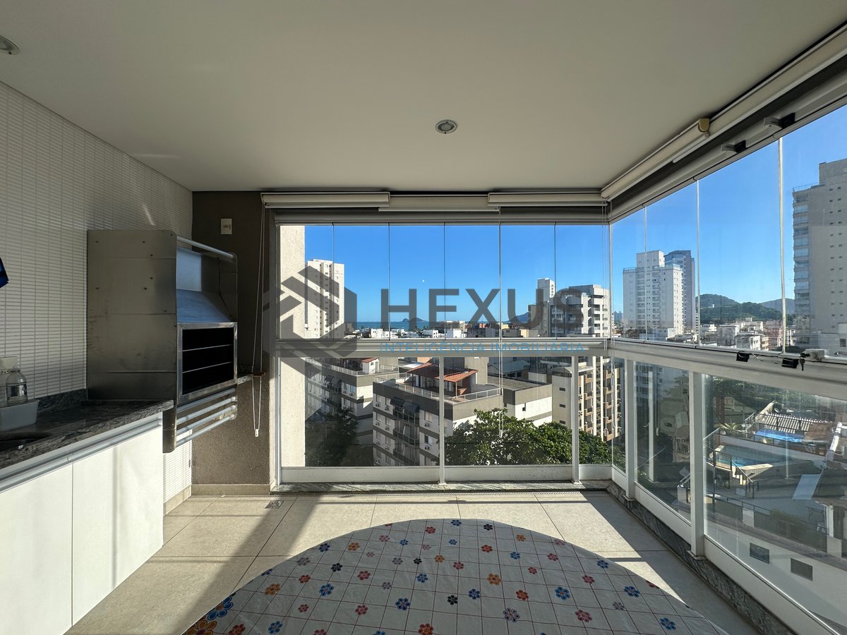 Foto 2 de Apartamento reformado com varanda gourmet vista mar e lazer a 500m da praia na Enseada, Guarujá