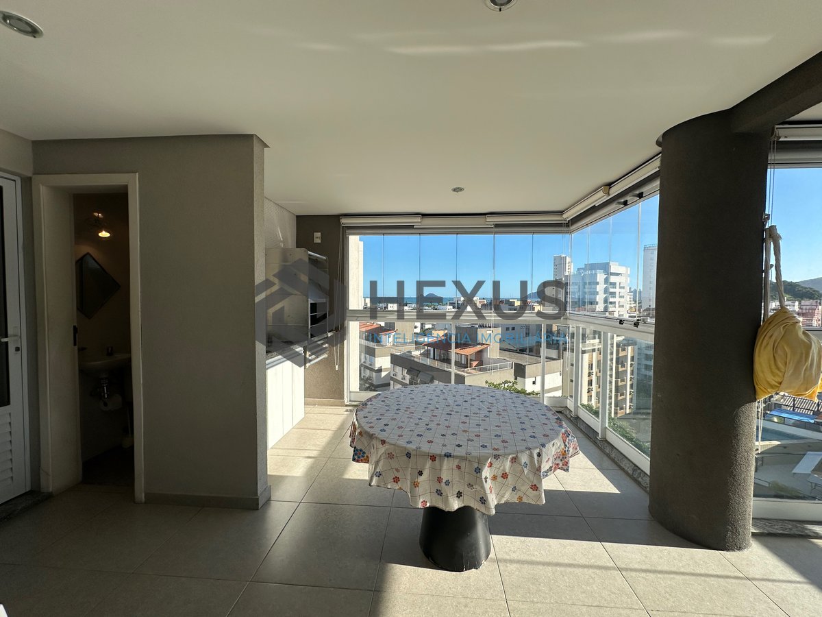 Foto 12 de Apartamento reformado com varanda gourmet vista mar e lazer a 500m da praia na Enseada, Guarujá