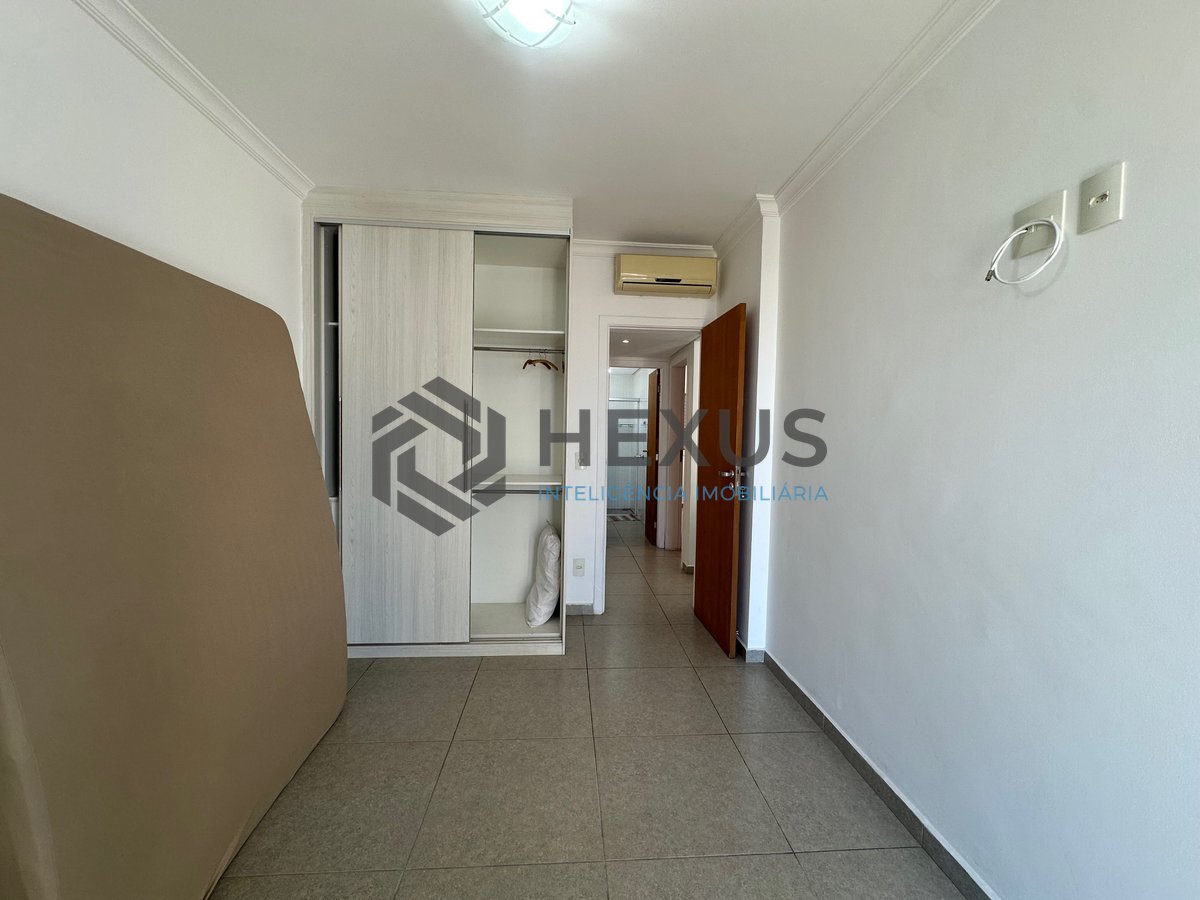Foto 17 de Apartamento reformado com varanda gourmet vista mar e lazer a 500m da praia na Enseada, Guarujá
