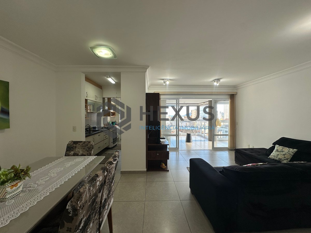 Foto 5 de Apartamento reformado com varanda gourmet vista mar e lazer a 500m da praia na Enseada, Guarujá