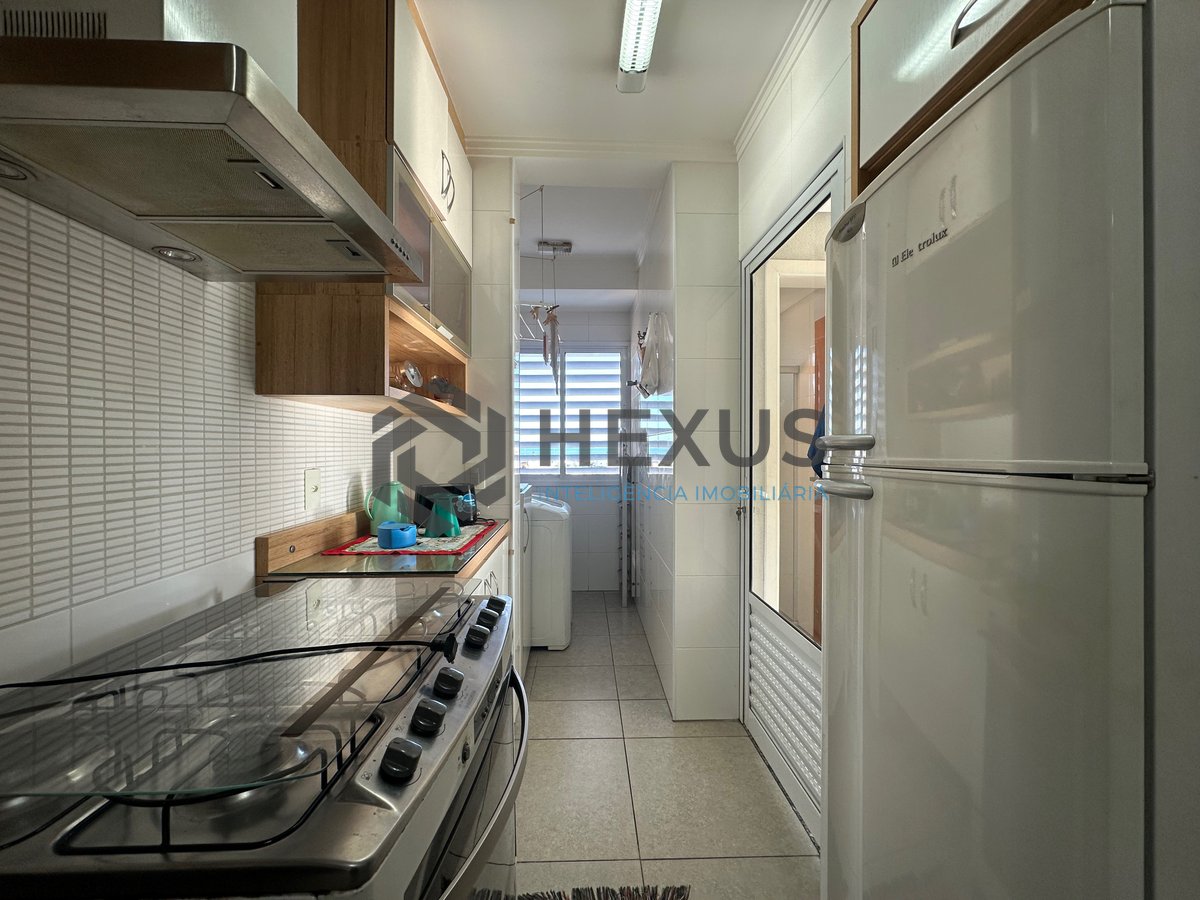 Foto 10 de Apartamento reformado com varanda gourmet vista mar e lazer a 500m da praia na Enseada, Guarujá