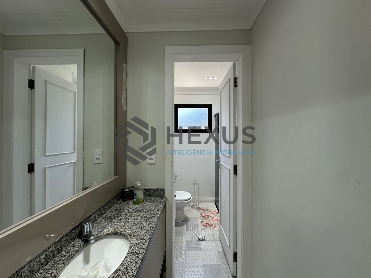 Foto 20 de Apartamento reformado com varanda vista mar e lazer a 450m da praia noTortugas na Enseada, Guarujá
