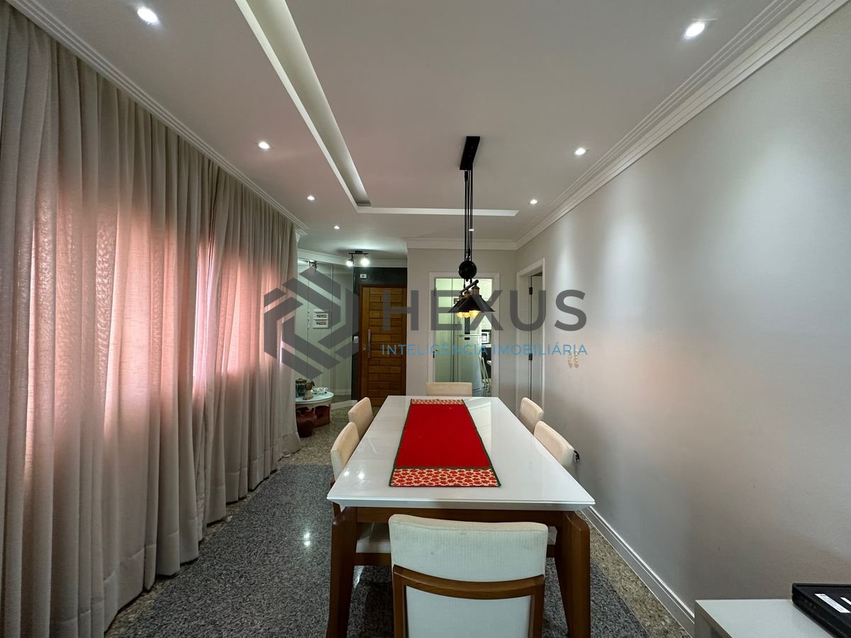 Foto 6 de Apartamento reformado com varanda vista mar e lazer a 450m da praia noTortugas na Enseada, Guarujá