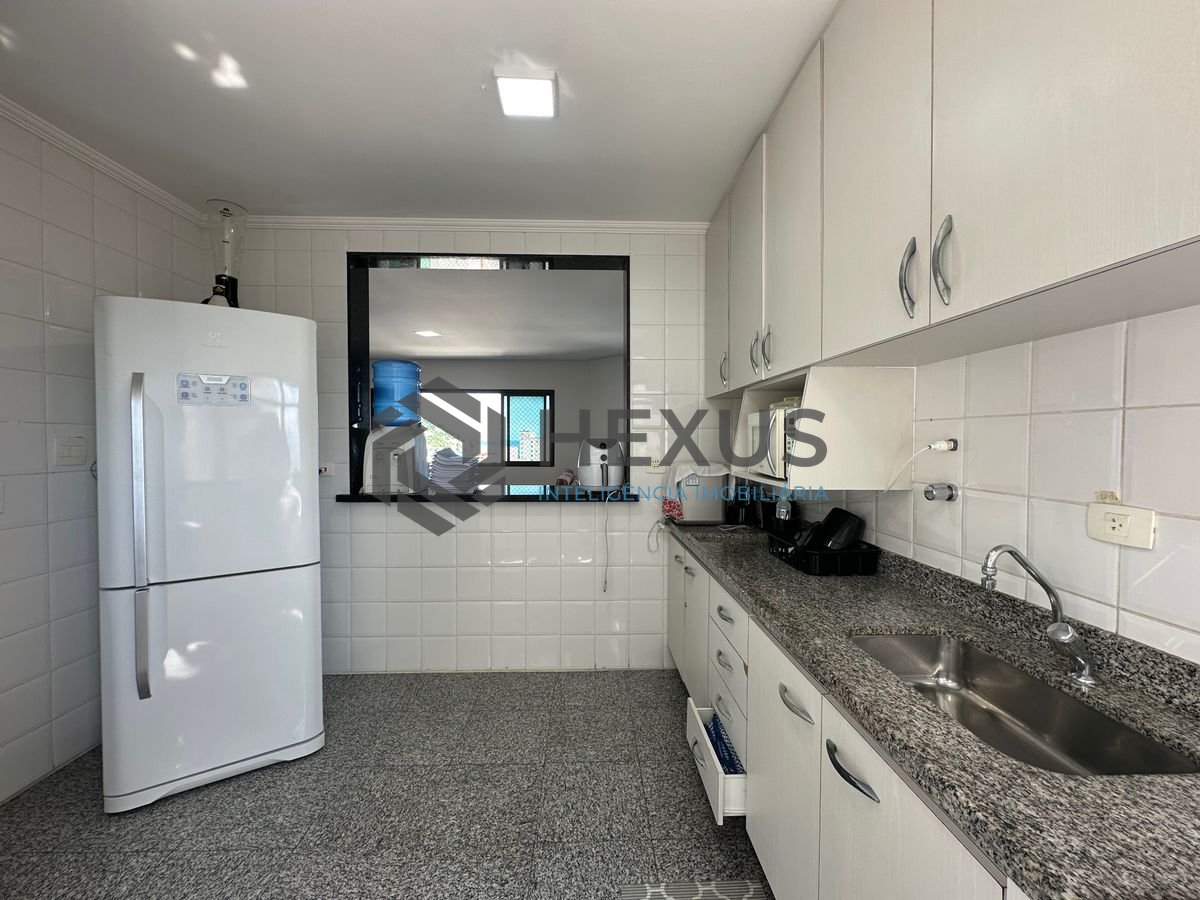 Foto 19 de Apartamento reformado com varanda vista mar e lazer a 450m da praia no Tortugas na Enseada, Guarujá