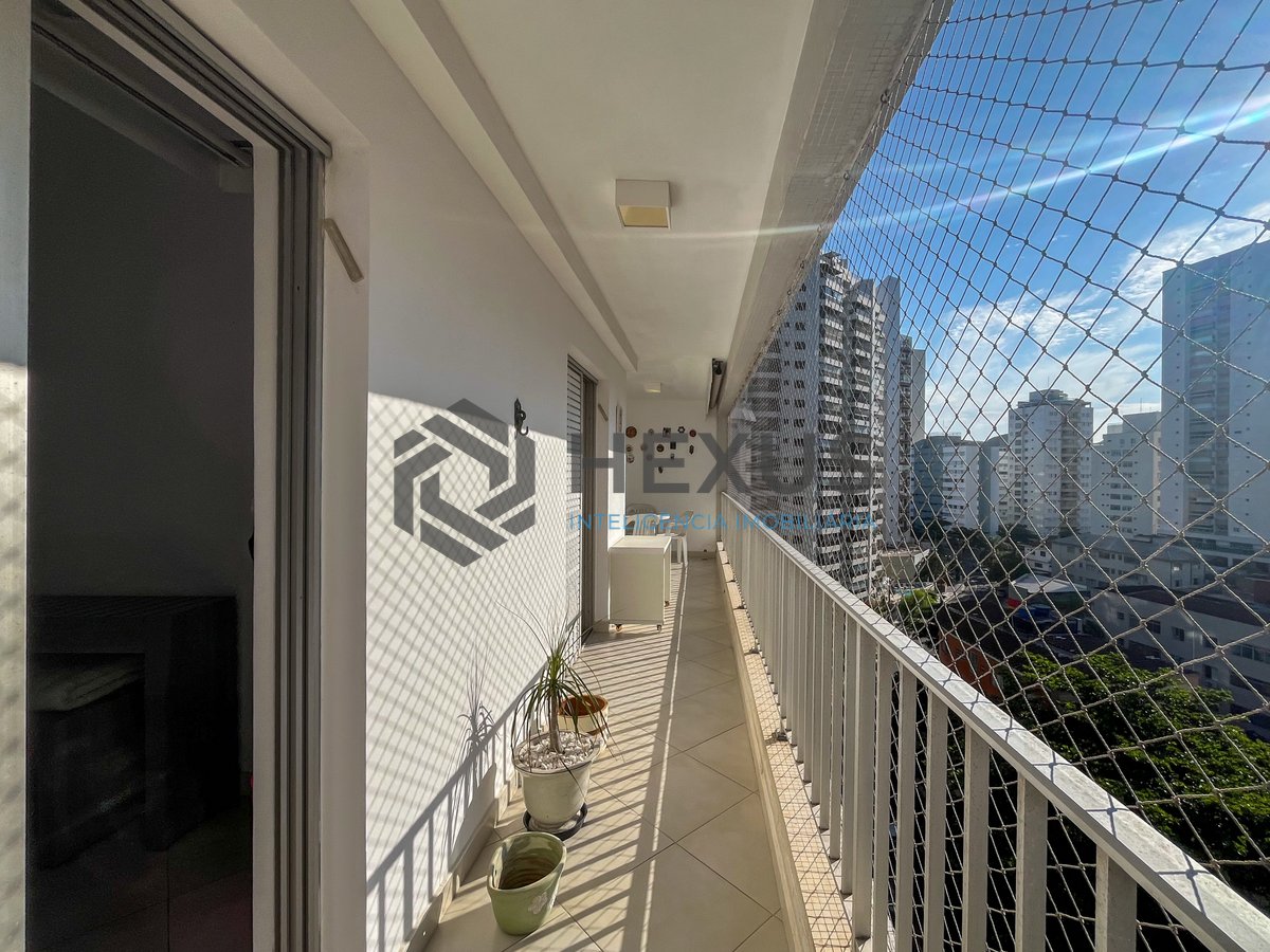 Foto 11 de Apartamento com varanda e lazer a 2 quadras do mar no Tombo, Guarujá