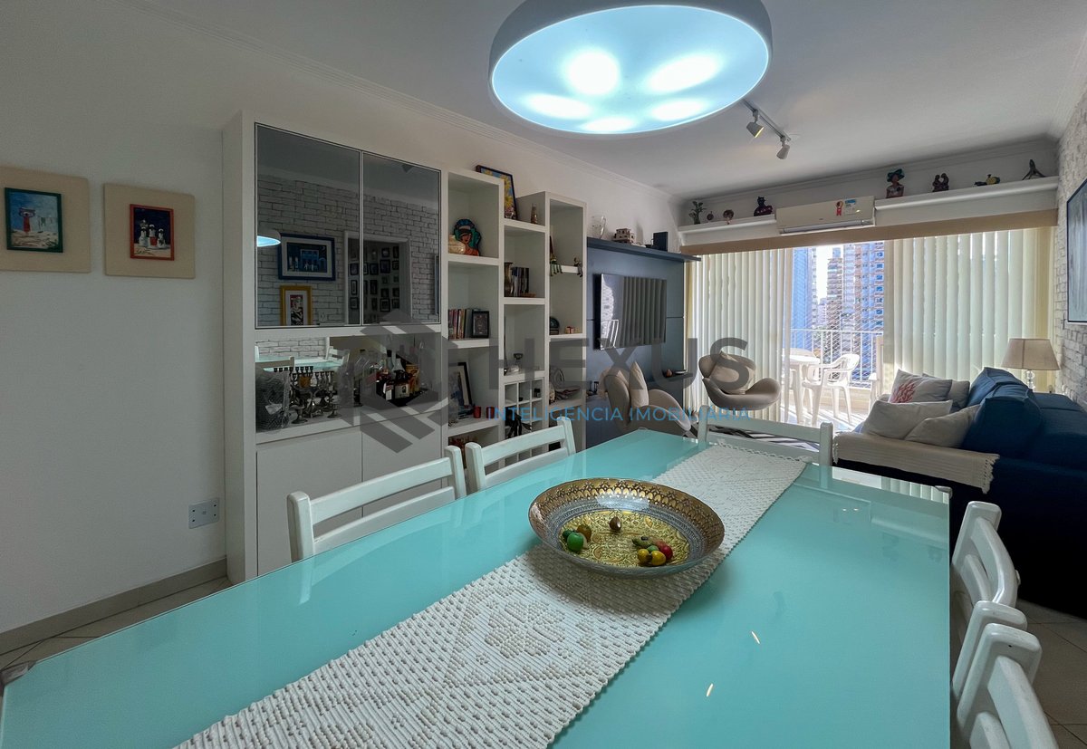 Foto 3 de Apartamento com varanda e lazer a 2 quadras do mar no Tombo, Guarujá