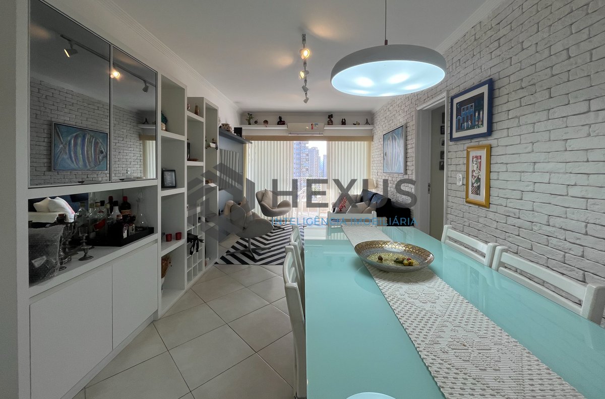 Foto 4 de Apartamento com varanda e lazer a 2 quadras do mar no Tombo, Guarujá