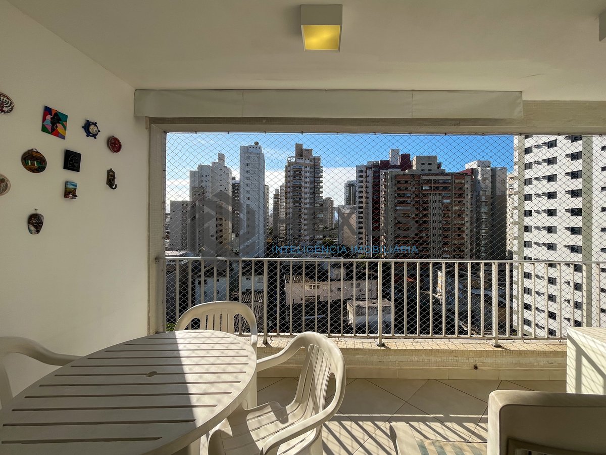 Foto 9 de Apartamento com varanda e lazer a 2 quadras do mar no Tombo, Guarujá