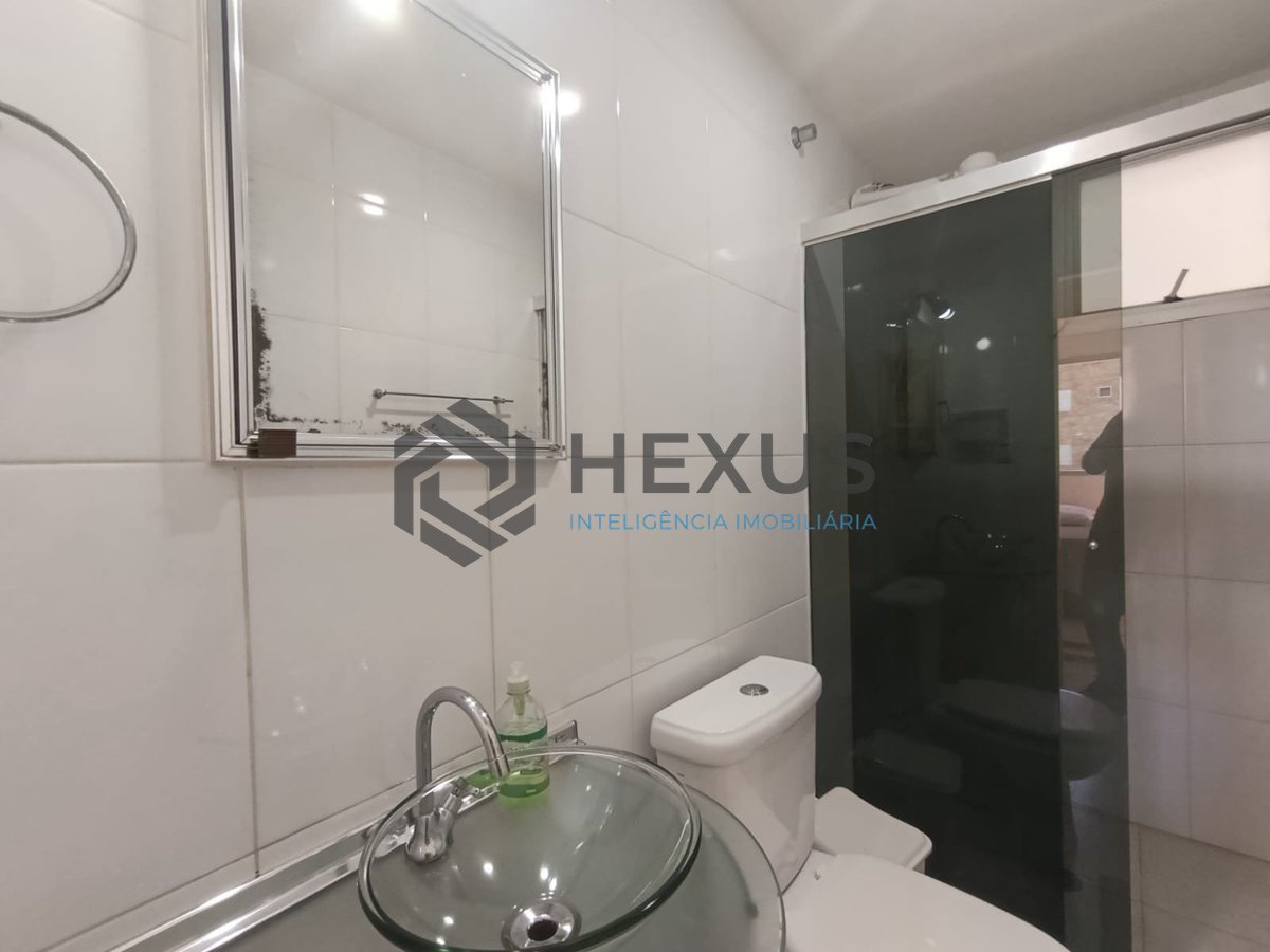 Foto 12 de Apartamento com varanda e lazer na Enseada, Guarujá