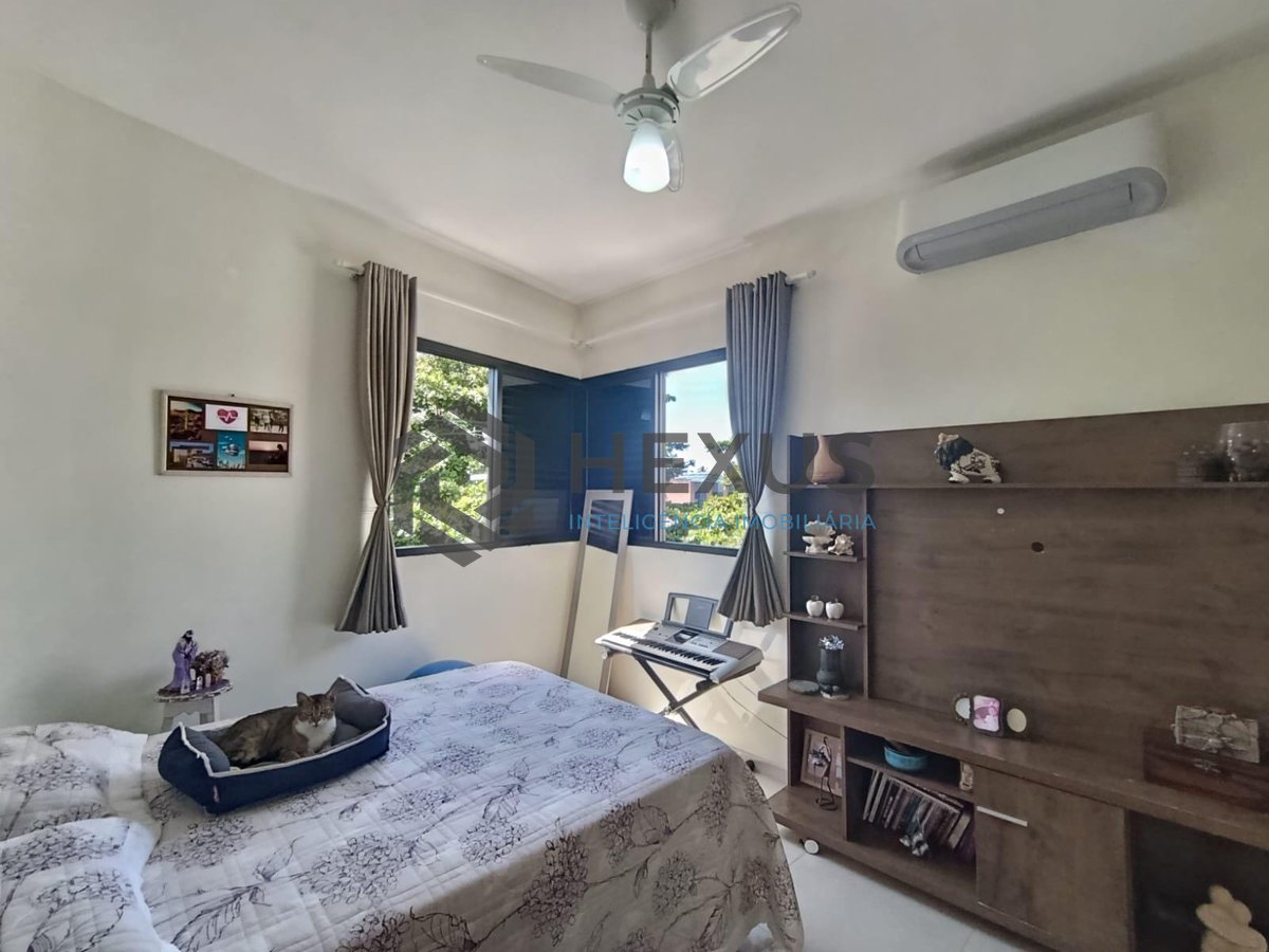 Foto 20 de Apartamento reformado com varanda e lazer na Enseada, Guarujá