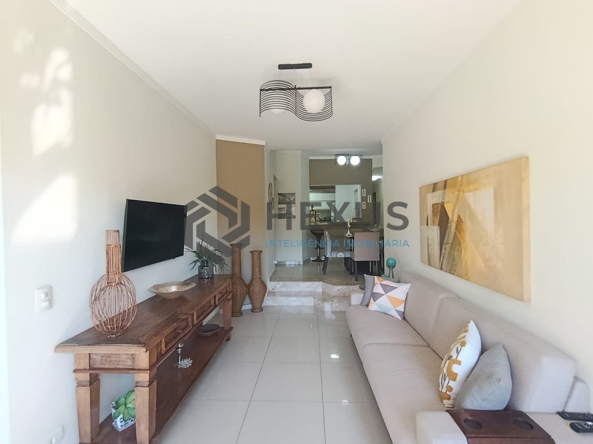 Foto 3 de Apartamento reformado com varanda e lazer na Enseada, Guarujá