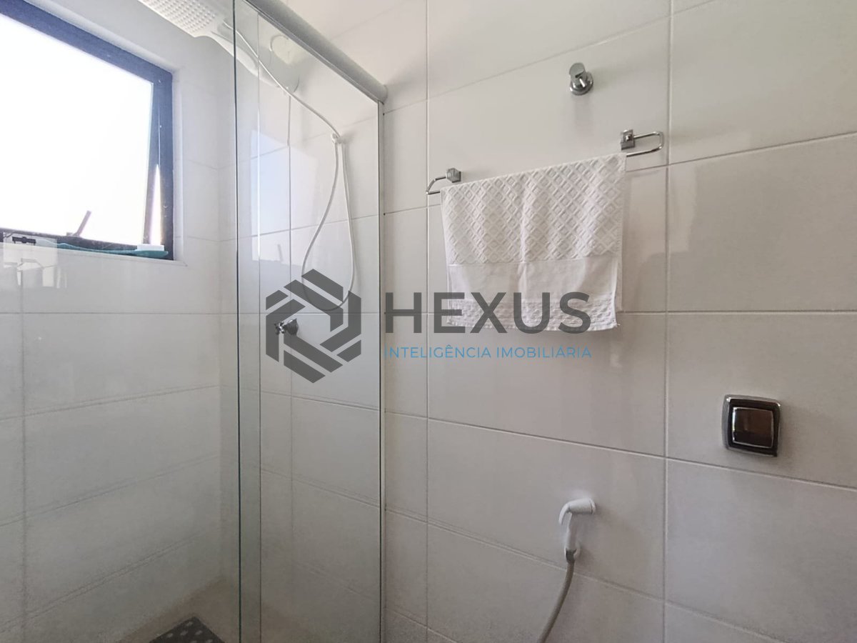 Foto 21 de Apartamento reformado com varanda e lazer na Enseada, Guarujá