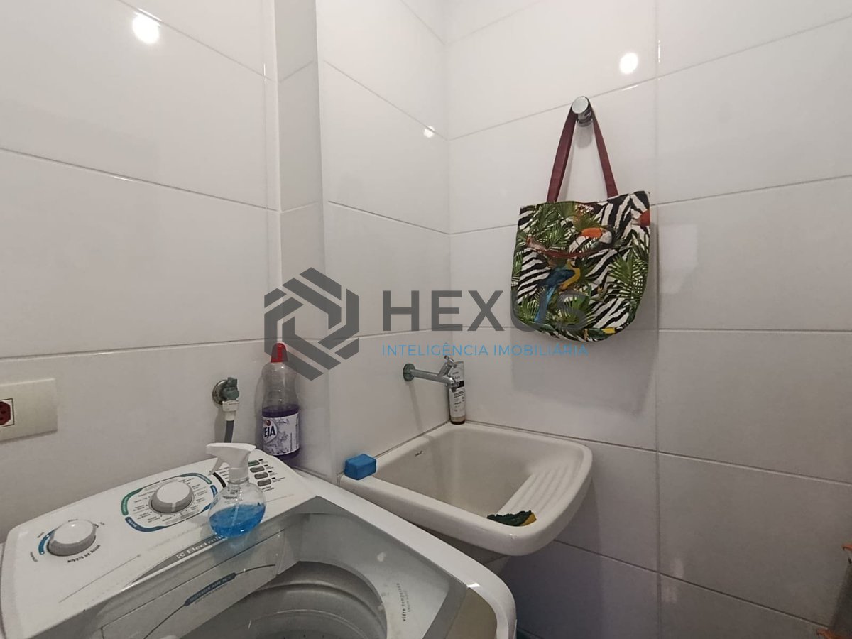 Foto 25 de Apartamento reformado com varanda e lazer na Enseada, Guarujá