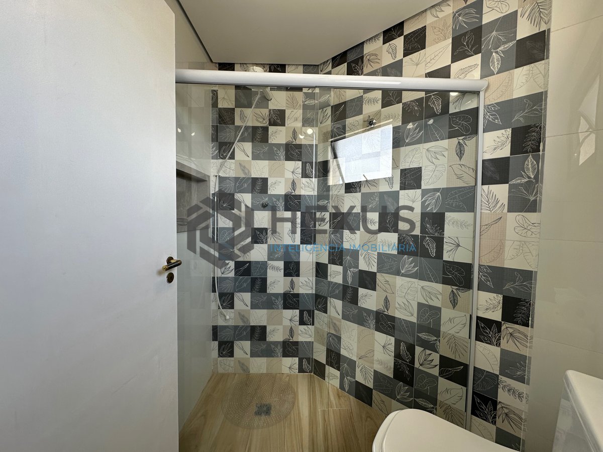 Foto 18 de Apartamento reformado com varanda vista mar e lazer no Tortugas na Enseada, Guarujá
