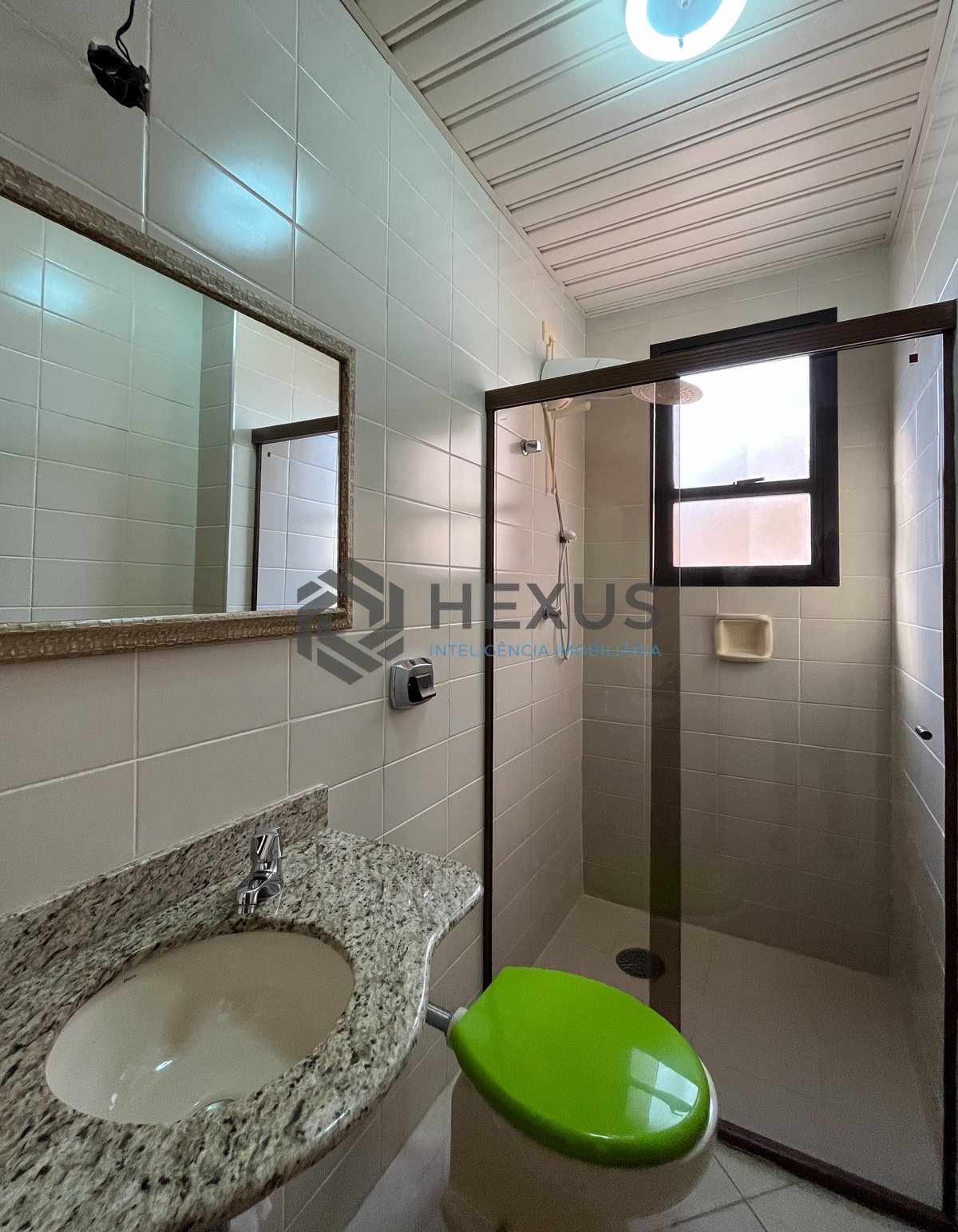 Foto 51 de Apartamento frente mar com varanda e lazer no Jardim Astúrias, Guarujá