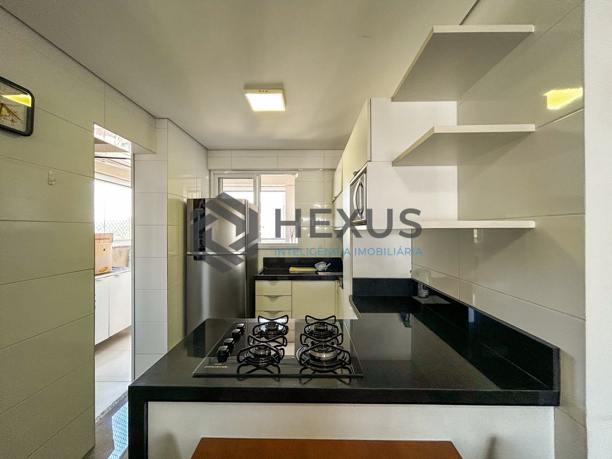 Foto 12 de Apartamento reformado com varanda gourmet vista mar e lazer a 600m da praia no Jardim Astúrias, Guarujá