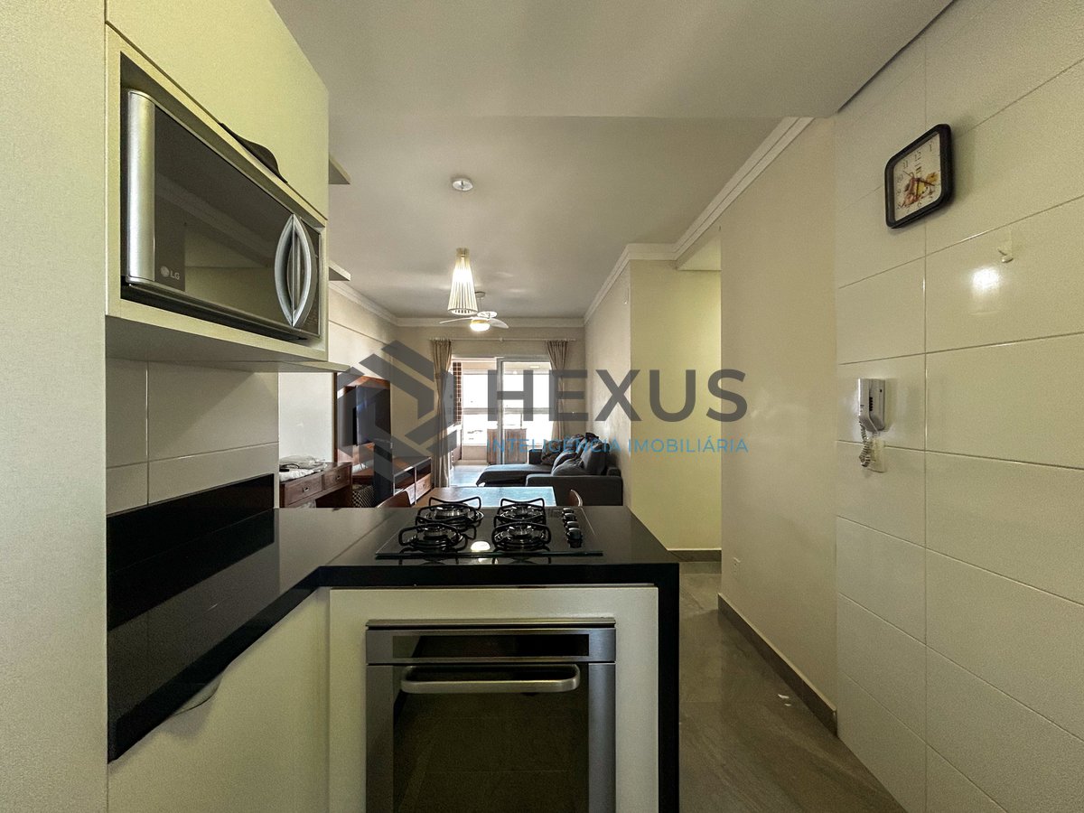 Foto 15 de Apartamento reformado com varanda gourmet vista mar e lazer a 600m da praia no Jardim Astúrias, Guarujá