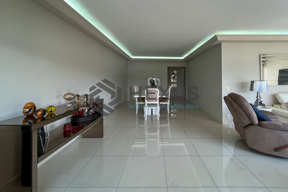 Foto 14 de Apartamento reformado frente mar com varanda vista mar e lazer no Jardim Astúrias, Guarujá