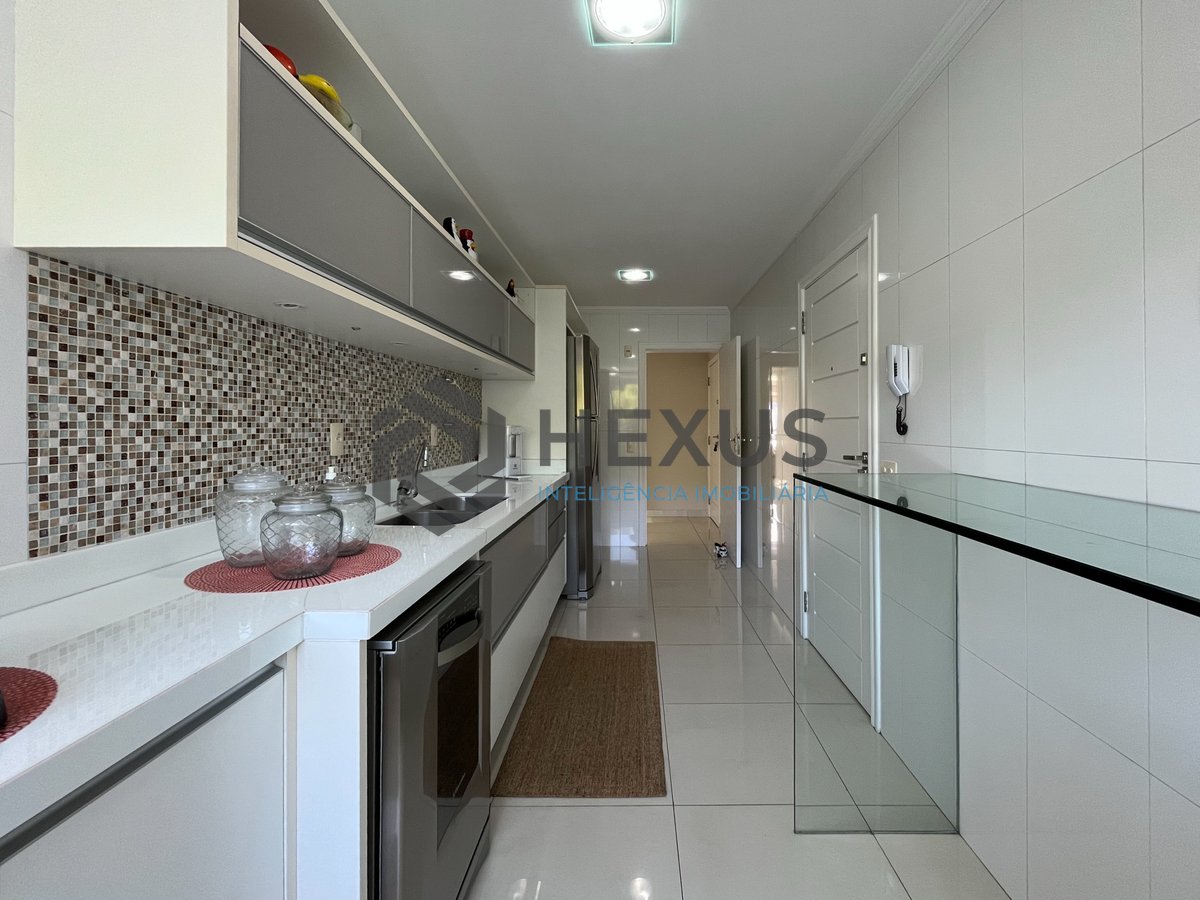 Foto 28 de Apartamento reformado frente mar com varanda vista mar e lazer no Jardim Astúrias, Guarujá