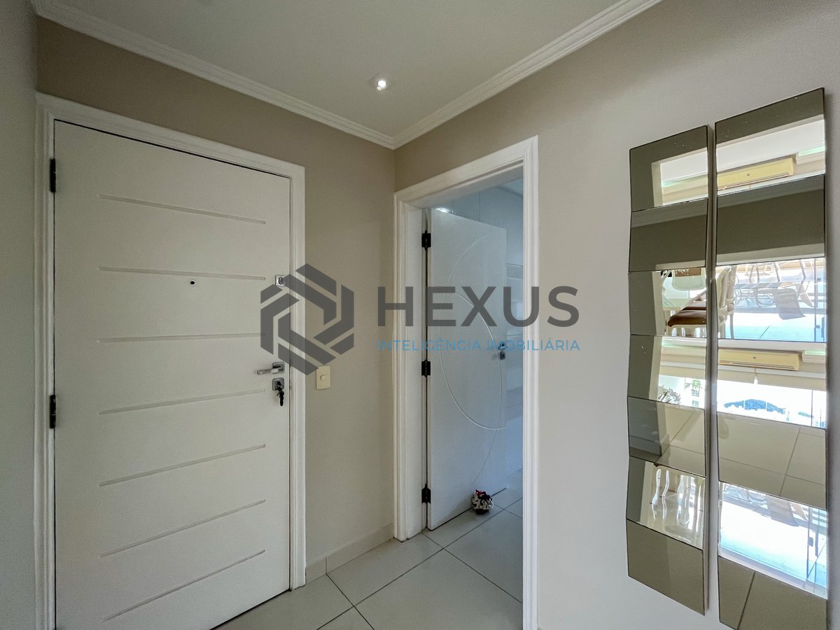 Foto 9 de Apartamento reformado frente mar com varanda vista mar e lazer no Jardim Astúrias, Guarujá