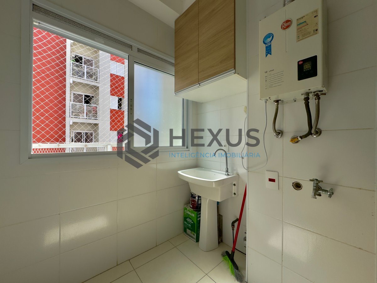 Foto 14 de Apartamento reformado com varanda vista mar e lazer na Enseada, Guarujá
