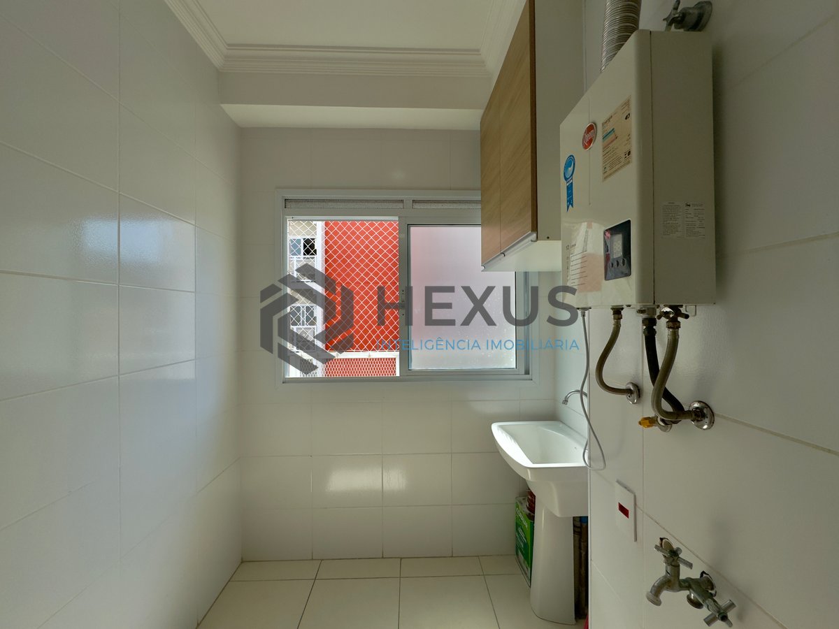 Foto 15 de Apartamento reformado com varanda vista mar e lazer na Enseada, Guarujá