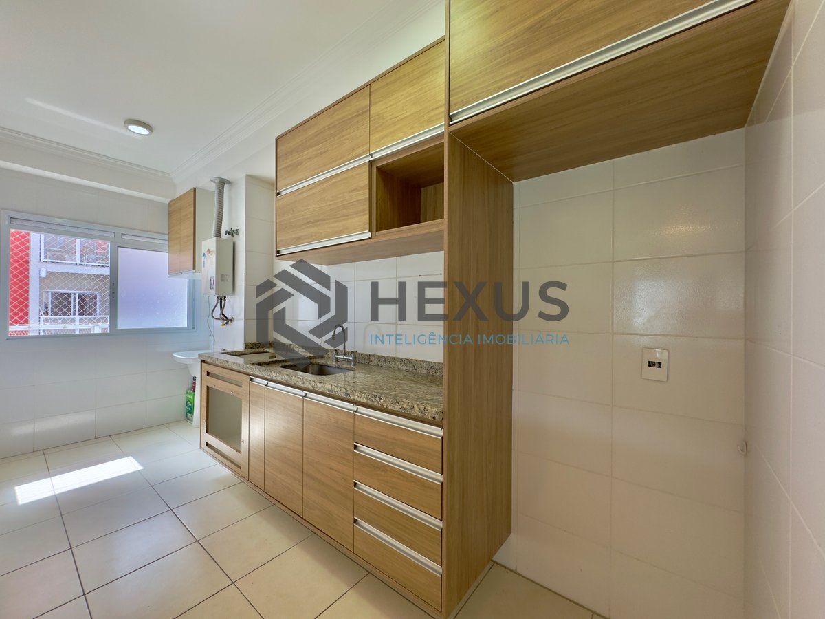 Foto 18 de Apartamento reformado com varanda vista mar e lazer na Enseada, Guarujá