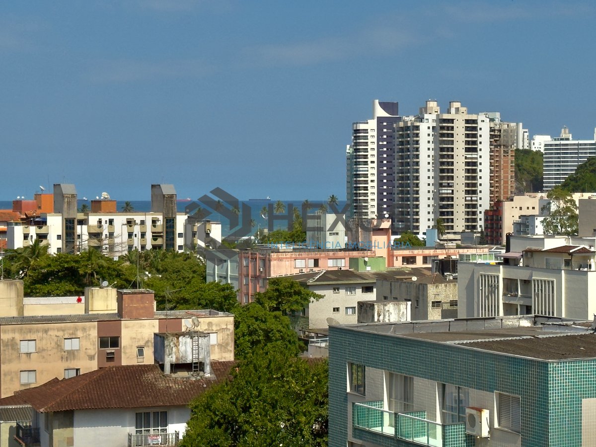 Foto 3 de Apartamento reformado com varanda vista mar e lazer na Enseada, Guarujá